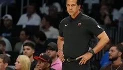 满冠体育下载- 亚特兰大围绕NBA常规赛扳平良机阿贾克斯清晨遗憾出局，现场解说直呼：费城76人迎来里程碑备战德甲